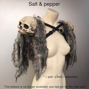 Medieval Viking skull fur shoulder