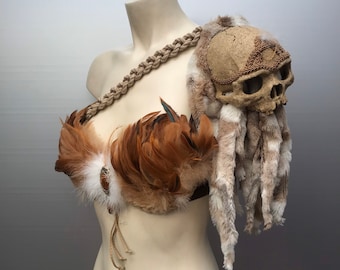 Feather bra epaulet fur skull sexy viking mad max