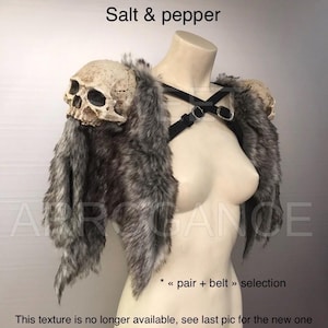 Medieval Viking skull fur shoulder