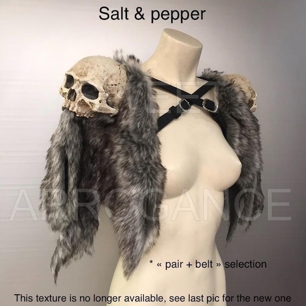 Medieval Viking skull fur shoulder