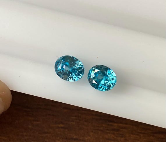 Zircon Naturel Bleu 1.70 Ct - Coupe Ovale - Origine Cambodge - Pierre Précieuse