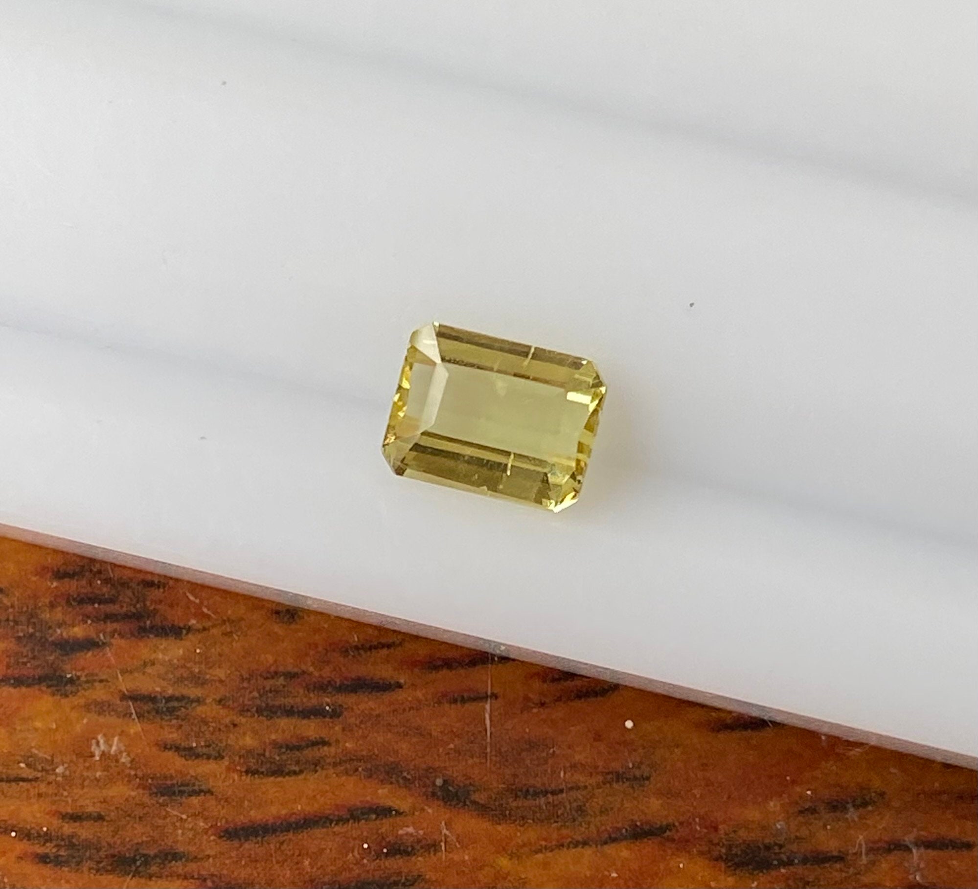 マリガーネット 正八面体カット マリガーネット 正八面体カット マリ