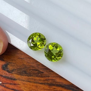 Natuurlijke peridoot gefacetteerd 4,75 karaat 8x8 MM ronde vorm edelsteen groothandel 2 stuks