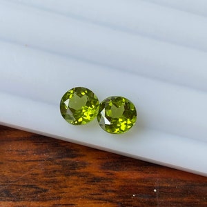 Natuurlijke peridoot gefacetteerd 4,37 karaat 8x8 MM ronde vorm edelsteen groothandel 2 stuks