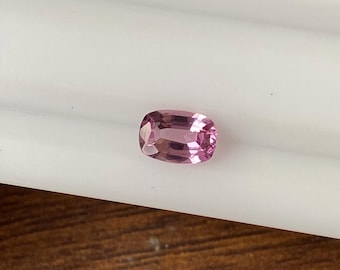Natuurlijke gefacetteerde roze kleur 0,64 karaat 6,7 x 4,5 mm kussenvorm edelsteen groothandel