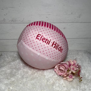 Luftballonhülle mit Name bestickt, verschiedene Muster, personalisiert, Ball, Mitbringsel, Geburtstagsgeschenk, Geschwistergeschenk Rosa/Pink/Krönchen