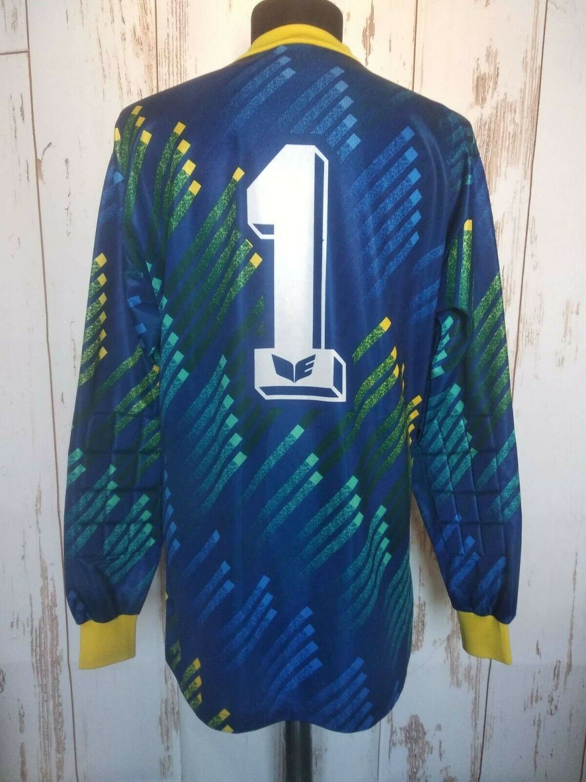 Vintage Goal Keeper Shirts For Sale - From 1990 Onwards – Casual