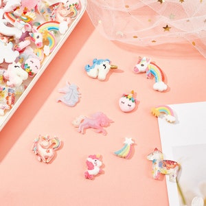 Cabochon licorne et arc-en-ciel résine