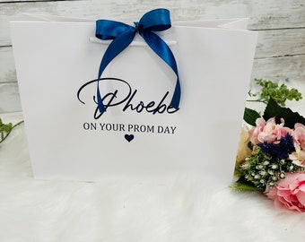 Christy Personalised Gift Bag 3 Sizes Best Man Groomsman Groom Gift Bag Bridesmaid Proposal Best Friend Gift Fathers Day Prom Gift Bag