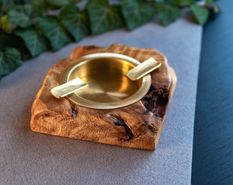 Unique Wood Cigars Ashtray, Live Edge Massive Wood Ash tray, Man Cave Decoration, Natural Cigar Accessories, Gift for men, Valentines day