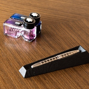 Repose-stylo en bois, organiseur de bureau, porte-stylo, présentoir à crayons, organiseur de bureau, porte-stylo, plumier, cadeau fait main pour homme, idée cadeau Noël