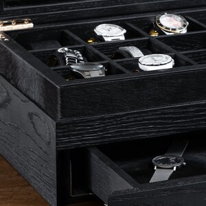 black oak watch box furry corner, hinge and lock detail