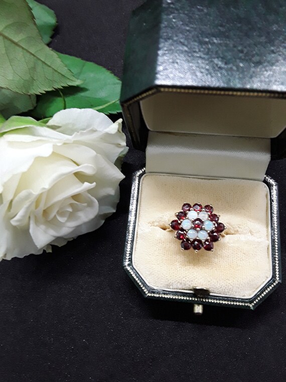Vintage 1970s 9ct Gold, Garnet and Opal Ring Size