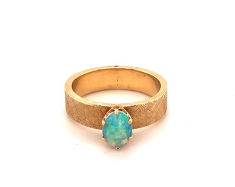 Vintage Opal 14kt Yellow Gold Ring, Size 5 1/4