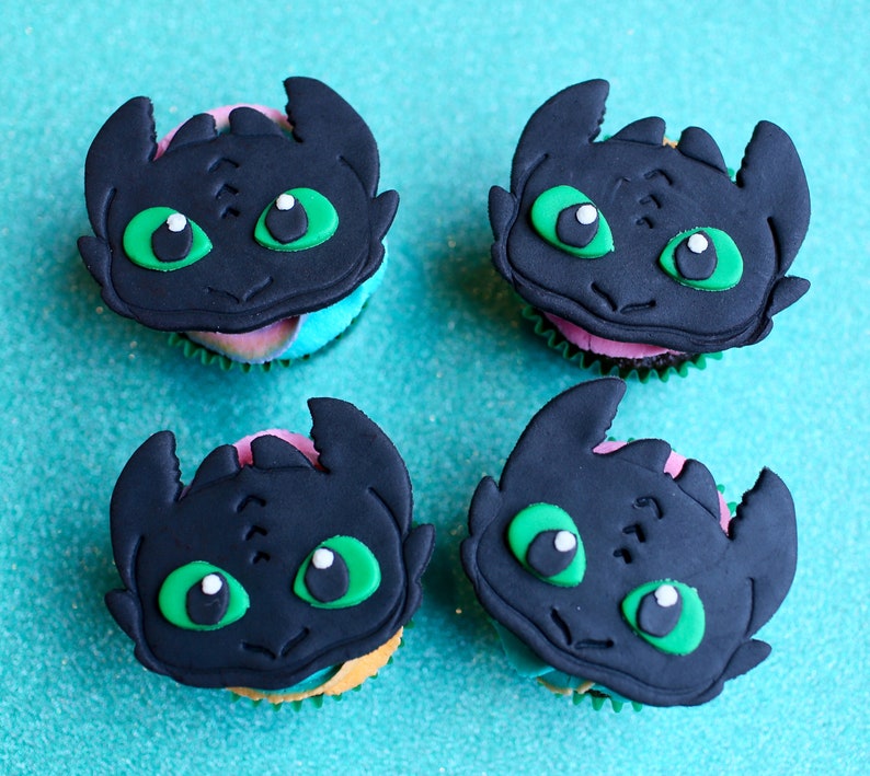 6 Toothless cupcake toppers How to Train Your Dragon Night