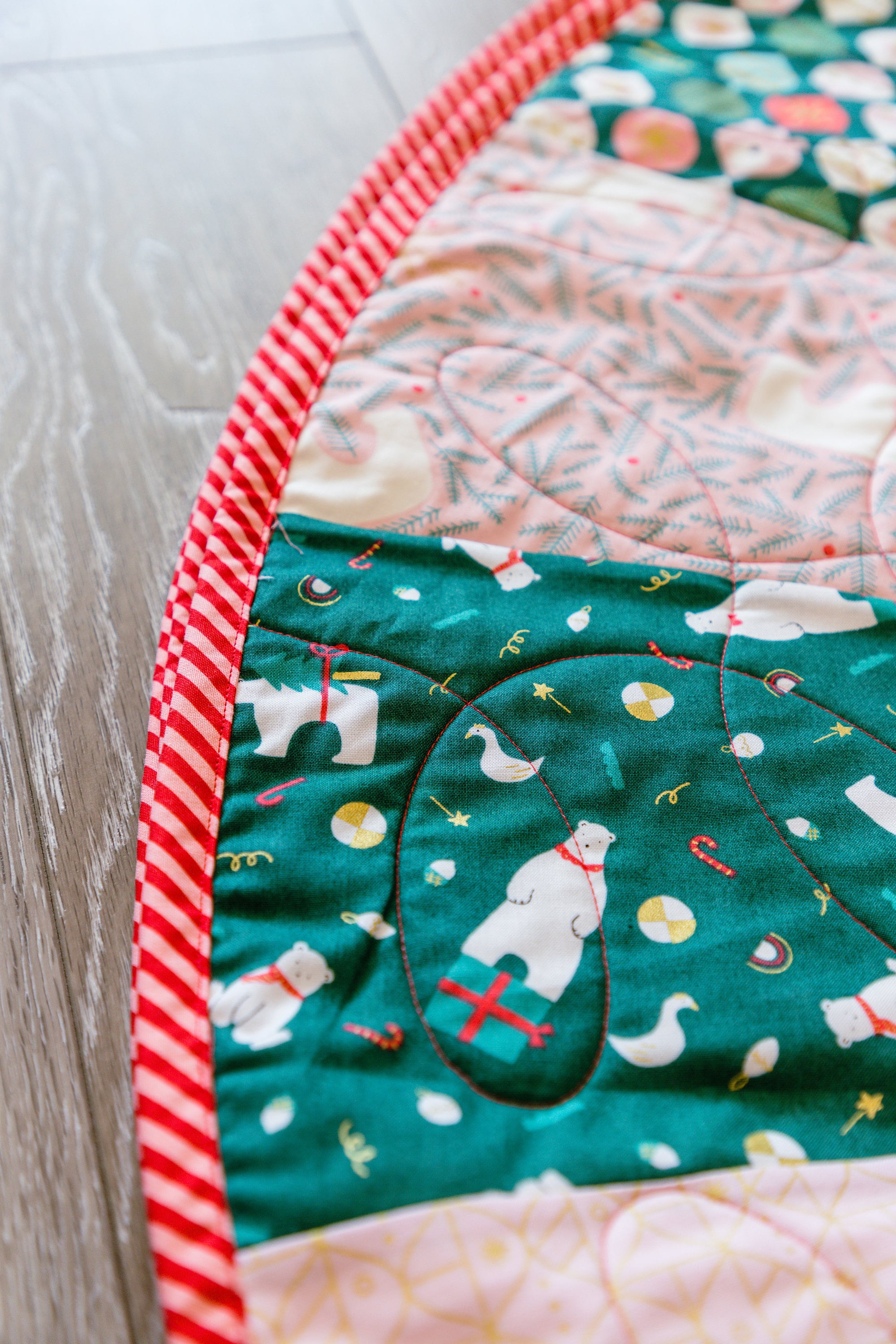 Quilted Christmas Tree Skirt Reversible Tree Skirt Etsy
