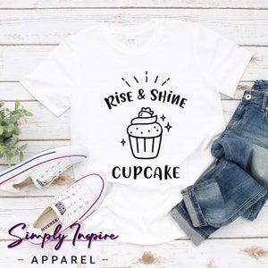 Baking Shirt \ Rise and Shine Cupcake Shirt \ Grappig Bakshirt \ Cupcake Cadeau voor Bakkers \ Tank Tops