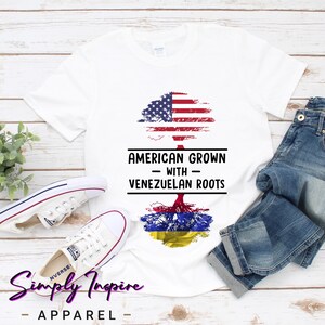 Venezuela Shirt • Venezuela Flagge • Stolzes Erbe • Amerikanisch gewachsen mit venezolanischen Wurzeln Shirt • Venezuela Pride • Venezuela Roots Shirt •