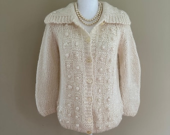 1960s Size M Hand Knit Mohair Sweater Italy