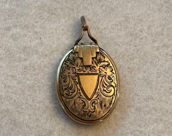 Lovely Engraved Victorian Locket