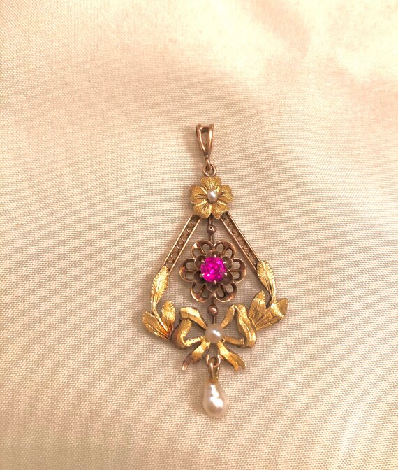 Victorian Lavalier Pendant 10K