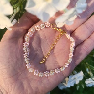 Beaded Flower Bracelet | Daisy Bracelet | Pink Floral Bracelet | Aesthetic Flower Bracelet | Gift For Her | Delicate Flower Bracelet