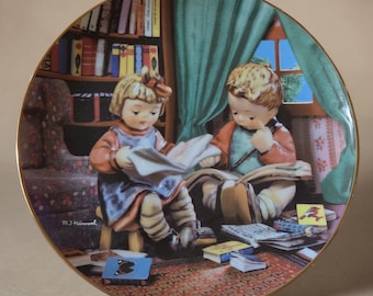 LS4079 ML Hummel "Budding Scholars" Little Companion Series 8" Plate with original packaging