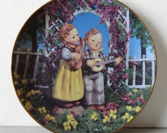 LS4079 Hummel "Little Musicians" Collector Plate — Little Companions Series — 1992 — With Original Styrofoam Packaging