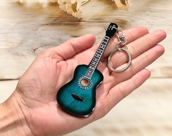 Akoestische groene mini-gitaarsleutelhanger 10 cm ontwerpen houten handgemaakte muziekliefhebber sleutelhanger sleutelhanger sleutelhanger 5 kleuren beste cadeau sleutelhanger sleutelhanger
