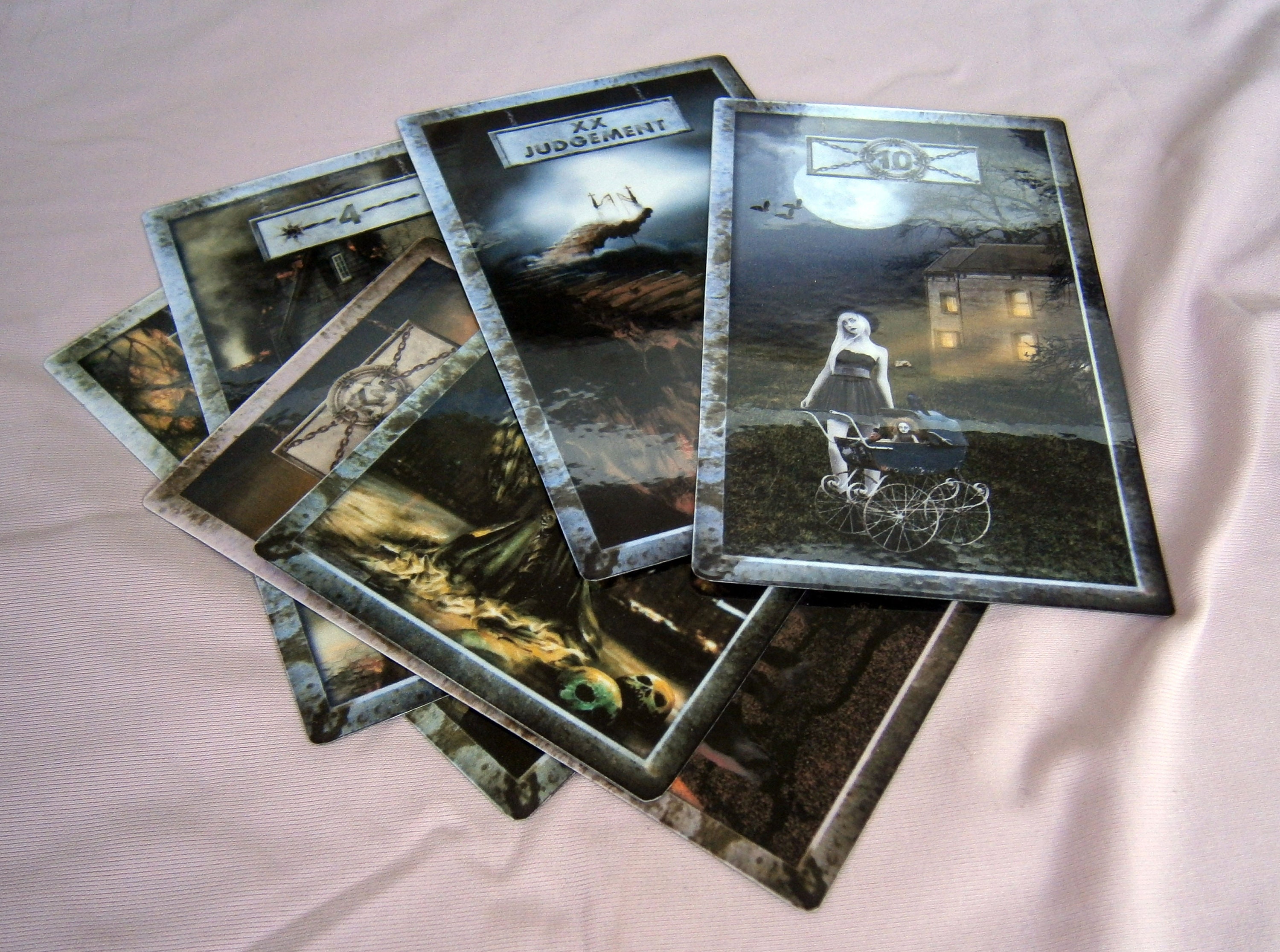 Fournier Luxury Tarot Karten | 78 Blatt Waschbar Laminiert | Mit Spielanleitung | Roter Rücken
