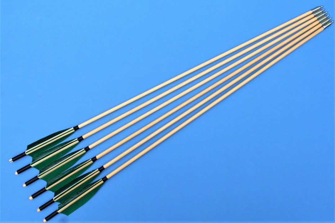 Six Traditional Wooden Arrows Metal Points Green Feather Fletchings