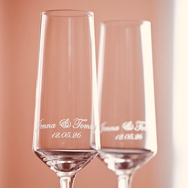 Personalized Vintage Wedding Flutes, Vintage style Engraved Toasting flute, Wedding Champagne Flutes
