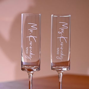 Personalized Modern Toasting Flutes, Wedding Flutes, Custom Flutes, Gift for the Couple, Couples Gift, Etched Flutes, Gratefully Etched