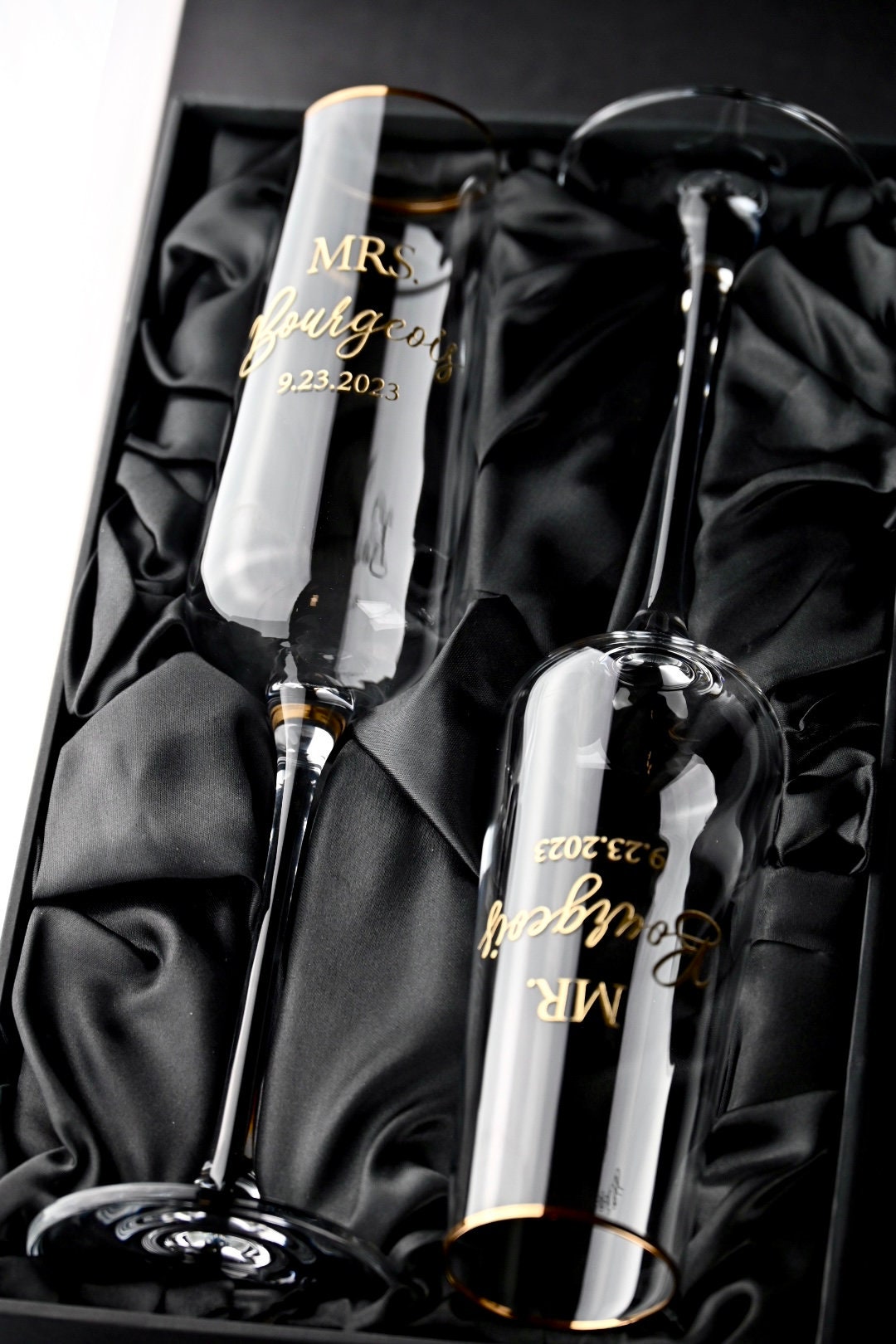 Personalized Gold Rim Toasting flutes with Gift Box, Gift Box, Wedding Flutes, Toasting Flute, Custom Flutes, Couples Gift, GratefullyEtched