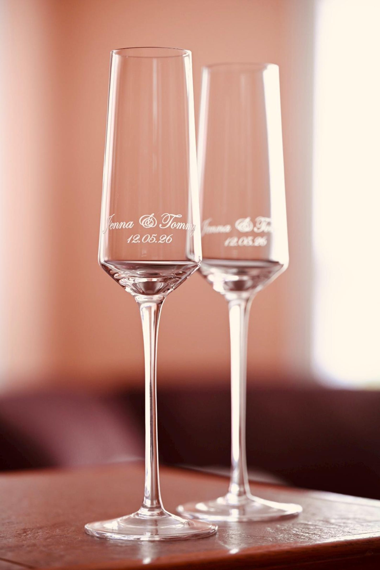 Personalized Vintage Wedding Flutes, Vintage style Engraved Toasting flute, Wedding Champagne Flutes - Gold + Gift Box