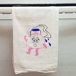 Quirky Flour Sack Cotton Dish Towel with Cute Kettle Design – Fun Kitchen Decor or Gift