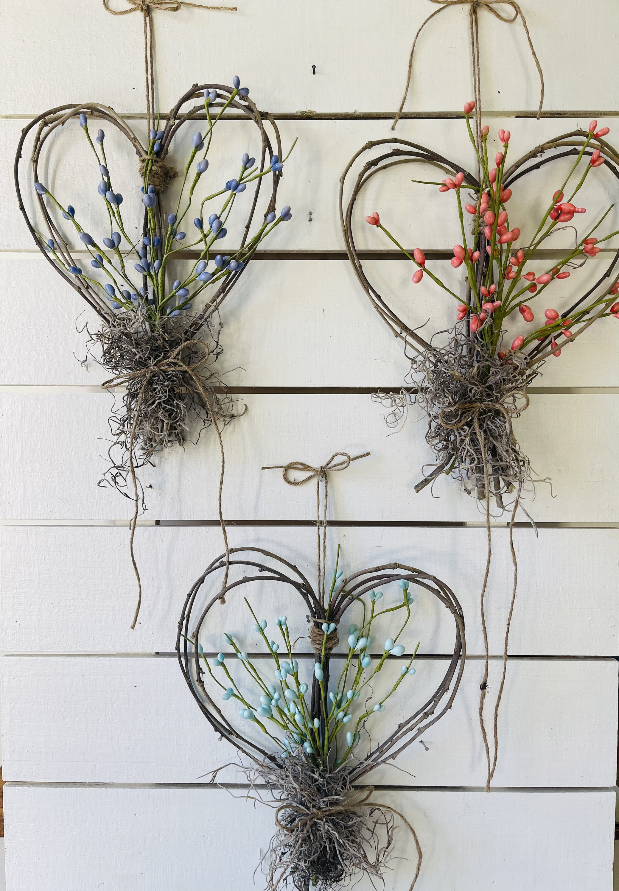 30CM Rattan Heart Wreath Form-12 Inch Rattan Wicker Wreath Heart Shaped DIY  Grapevine Mesh Wreath fo…See more 30CM Rattan Heart Wreath Form-12 Inch