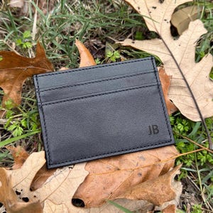 Tarjetero de cuero personalizado hecho a mano, minimalista, fino, de caballo loco, natural, regalo para tarjetas de crédito, regalo de cumpleaños y aniversario, hecho a mano