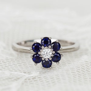 Sapphire Flower ring, Sapphire flower bouquet ring for women Lab sapphire vintage wedding ring
