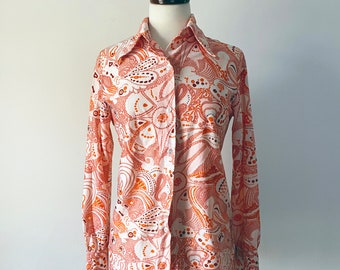 Paisley Vintage 70s Retro Blouse • 1970s Disco Blouse with Flared Cuffs and Pointed Collar, Size Medium