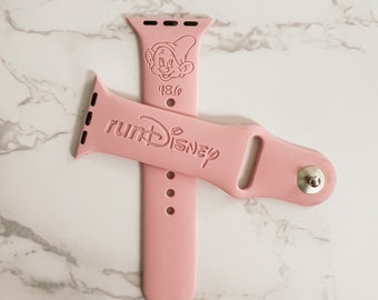 Correa de reloj de silicona inspirada en el Dopey Challenge, diseño runDis grabado