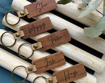 Bridal party gifts, Gifts for bridesmaids, wooden keychains, wooden engraved keychains with names, Personalised wooden keyrings keychains