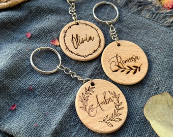 Round wooden keychain, Customised wooden keychain, Keychain with my name, Personalised cute keychain, Keychain with flowers, Keyring names