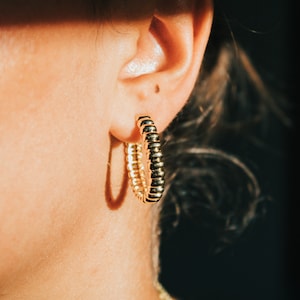 Sterling Silver 20mm Everyday Wear Gold Vermeil Huggie Hoops | 14k Gold Vermeil Ridged Hoops