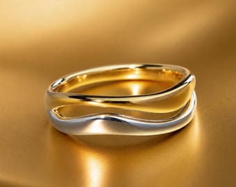 Gemengde metalen golvende bandring – tweekleurige gouden vermeil en sterlingzilveren uitgesneden ring, moderne statementring