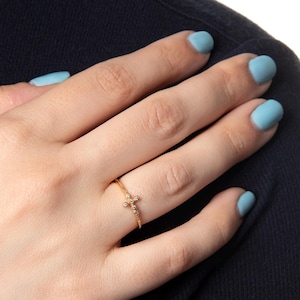 Seitlich Kreuz Gold Vermeil Ring: Zierlicher Sterling Silber CZ Christian Schmuck