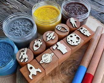 Outer Space Playdough Jar, Galaxy Wooden Stampers, Play Dough Kit, Sensory Play, Busy Box for Kids, Craft Kit,Birthday Party Favor