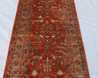 美しい2x9アフガンランナーラグ、エキゾチックなレッドビジャー