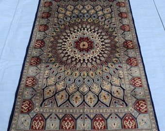 Handgefertigter Teppich aus weicher afghanischer Wolle, Rot Türkis, grau verblasst, kleiner orientalischer Medaillon Teppich