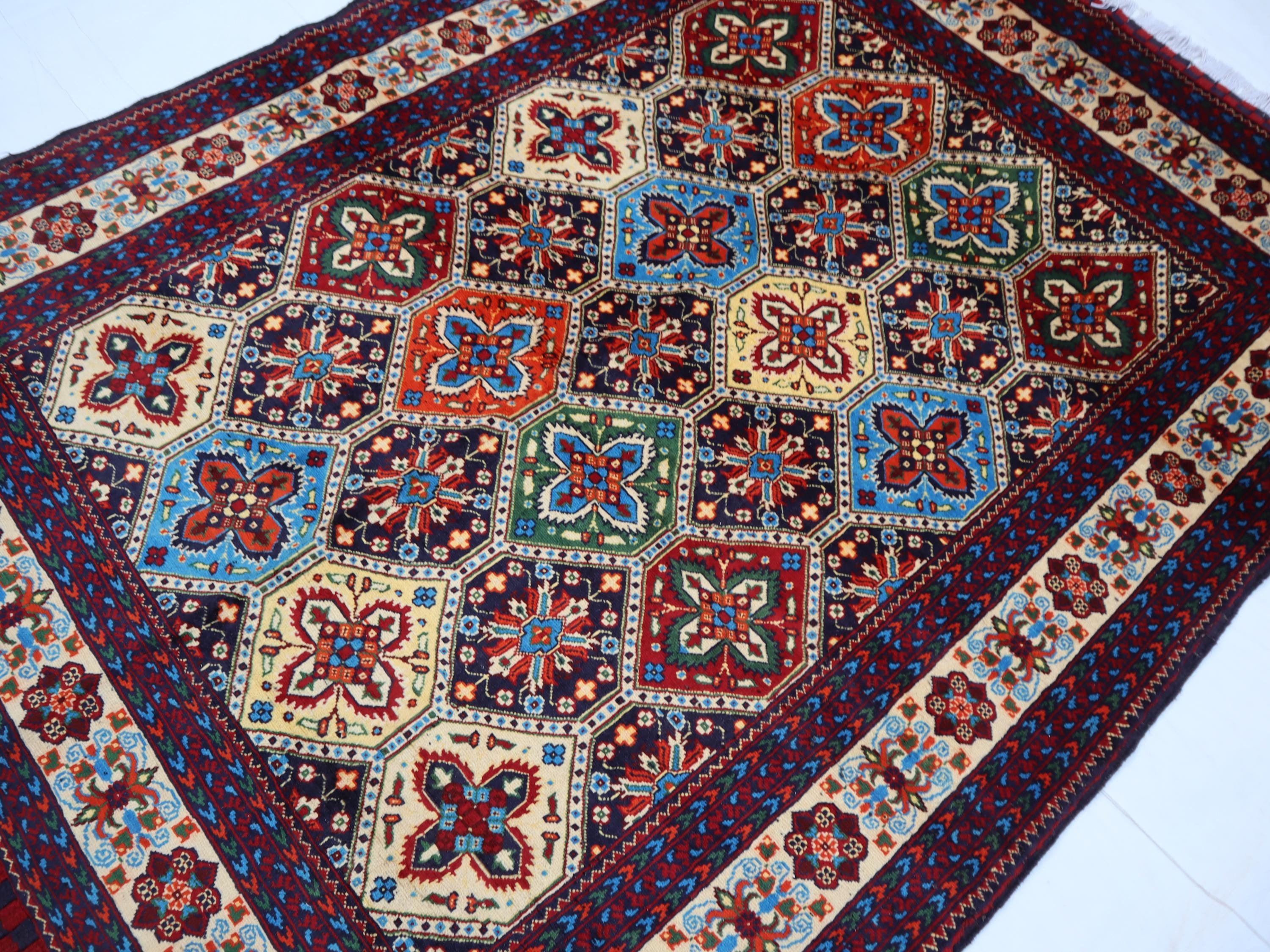 4'9x6'4インチのヴィンテージコーカサスラグ5x7、トルクメンのカラフル